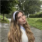 Estudiante de Relaciones Laborales y Recursos Humanos capacitada para dar refuerzo a estudiantes de primaria online y presencial.